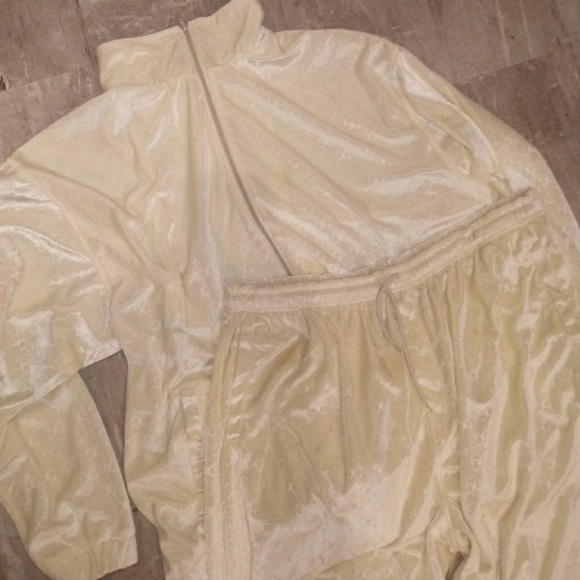 mens cream tracksuit